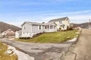 365 Sugar St, Hooversville Boro, PA 15936 - Photo 2