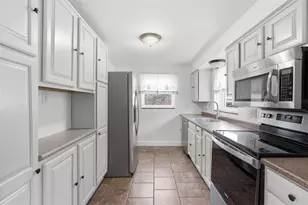 345 Franklin Dr, Peters Township, PA 15241 - Photo 2