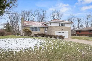 217 Pinecrest Dr, Pittsburgh, PA 15237 - Photo 1