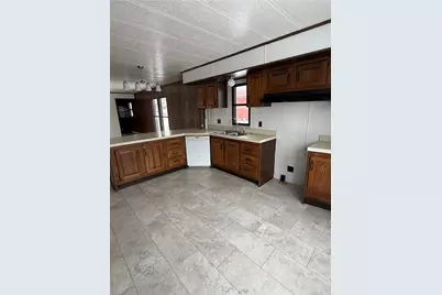 1631 Hyndman St, Connellsville, PA 15425 - Photo 6