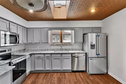 510 Franklin Ave, Vandergrift, PA 15690 - Photo 12