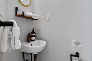 5101 Carnegie St, Pittsburgh, PA 15201 - Photo 8