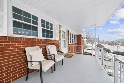 106 Windsor Dr, Hempfield Township, PA 15642 - Photo 2