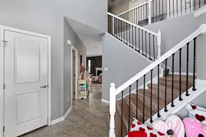 224 Foxwood Rd, Moon/Crescent Twp, PA 15108 - Photo 2