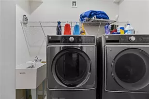 224 Foxwood Rd, Moon/Crescent Twp, PA 15108 - Photo 8