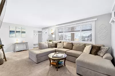 5224 Meadowcrest Rd, Pittsburgh, PA 15236 - Photo 2