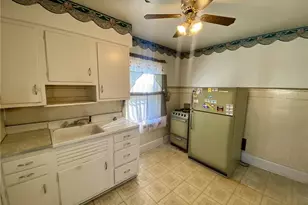 3 E Leasure, New Castle, PA 16105 - Photo 12