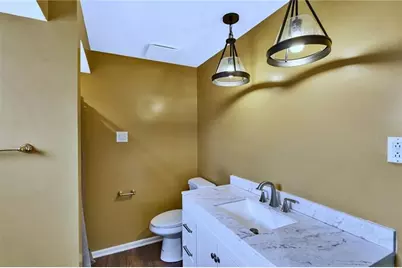 510 Franklin Ave, Vandergrift, PA 15690 - Photo 16