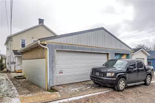 510 Franklin Ave, Vandergrift, PA 15690 - Photo 30