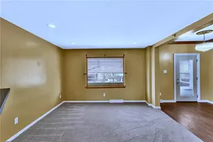 510 Franklin Ave, Vandergrift, PA 15690 - Photo 8