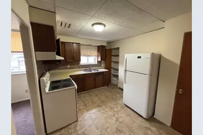 327 S 5th St #1, Jeannette, PA 15644 - Photo 2