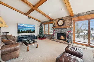 5228 Summit View Ct, Hidden Valley, PA 15502 - Photo 4