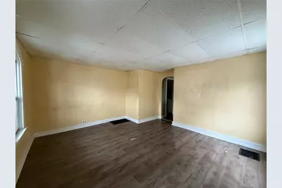 306 Laredo St, McKeesport, PA 15133 - Photo 2