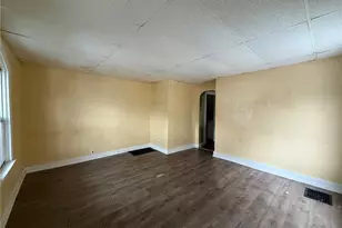 306 Laredo St, McKeesport, PA 15133 - Photo 2