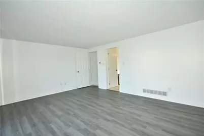 518 Magazine St, Scott Township, PA 15106 - Photo 6