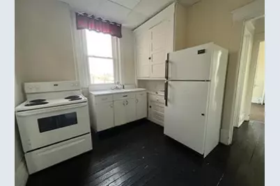 211 N 2nd St, Jeannette, PA 15644 - Photo 2