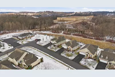 2046 Sir Patrick Drive, Cecil, PA 15057 - Photo 32