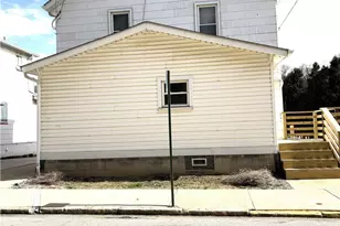 320 Main St, New Kensington, PA 15068 - Photo 1