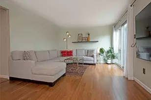 132 Locust Ct, Pittsburgh, PA 15237 - Photo 4