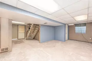 6077 Great Dane Dr, Bethel Park, PA 15102 - Photo 34