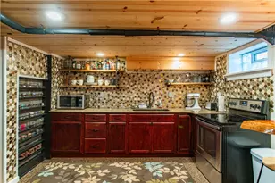 627 Tulip Dr, New Brighton, PA 15066 - Photo 26