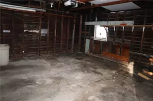 823 Crest Ave, Charleroi Boro, PA 15022 - Photo 24