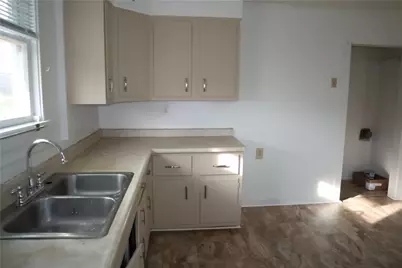 823 Crest Ave, Charleroi Boro, PA 15022 - Photo 12