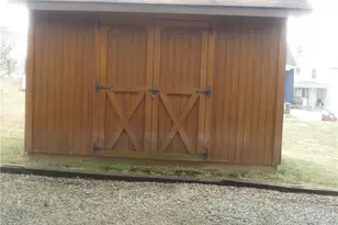 638 Lynn St, Hempfield Township, PA 15601 - Photo 4