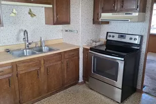 638 Lynn St, Hempfield Township, PA 15601 - Photo 6