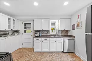 112 Leon Rd, Green Tree, PA 15220 - Photo 12