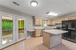 206 Queens Ct, North Strabane, PA 15317 - Photo 8