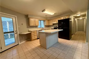 206 Queens Ct, North Strabane, PA 15317 - Photo 6