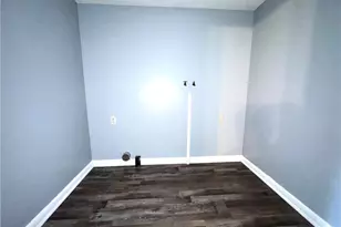 302 N Cedar St, New Castle, PA 16102 - Photo 8