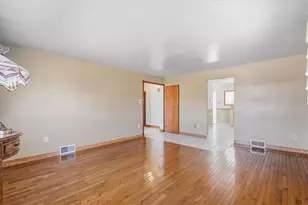 2355 Calvert St, Aliquippa, PA 15001 - Photo 16