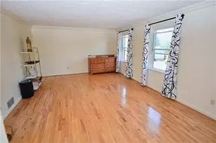 2597 Monterey Dr, Pittsburgh, PA 15241 - Photo 6