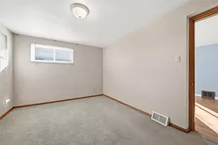 620 Sara Ln, Pittsburgh, PA 15147 - Photo 10