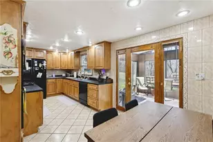 114 Tangleview Dr, White Oak, PA 15131 - Photo 8
