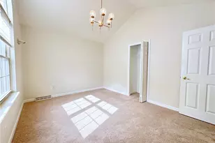 815 Village Dr, Pittsburgh, PA 15237 - Photo 14
