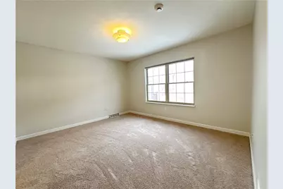 815 Village Dr, Pittsburgh, PA 15237 - Photo 12