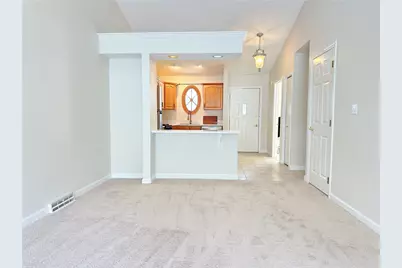 815 Village Dr, Pittsburgh, PA 15237 - Photo 4