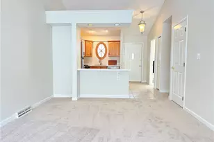 815 Village Dr, Pittsburgh, PA 15237 - Photo 4