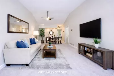 815 Village Dr, Pittsburgh, PA 15237 - Photo 6