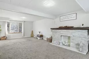 453 Amherst Ave, Moon/Crescent Twp, PA 15108 - Photo 10