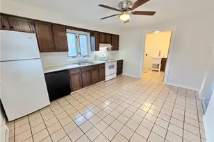 927 Vance Ave, Coraopolis, PA 15108 - Photo 6