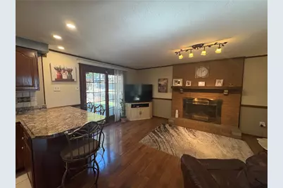 1843 Patricia Dr, South Park, PA 15129 - Photo 2