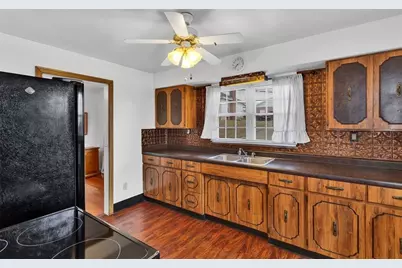 801 9th St, Donora, PA 15033 - Photo 6