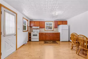 255 Evergreen Ln, Mount Pleasant Township, PA 15610 - Photo 6