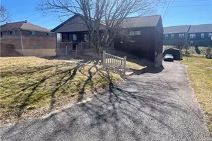 1114 Zenobia Dr, Coraopolis, PA 15108 - Photo 2