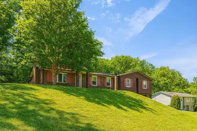 143 Northview Cir, Brighton Township, PA 15009 - Photo 2