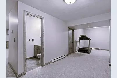 401 Lexington Dr, Hempfield Township, PA 15601 - Photo 12